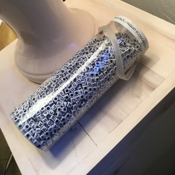 Alphabet beads 0.84 lbs Value Pack  Letters Acrylic 380 grams Craft Bead Landing - Picture 1 of 10